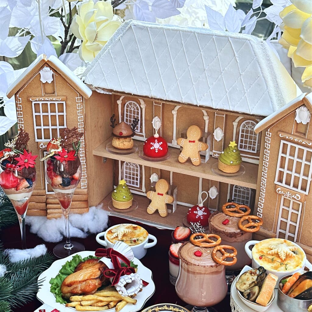 GINGERBREAD HOUSE STAND Afternoon Tea